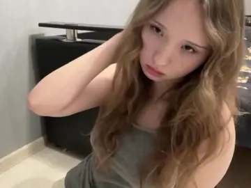 NidiaButtner  live sex cam