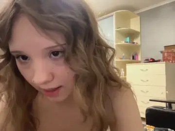 NidiaButtner  live sex cam