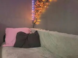 NidiaButtner  live sex cam