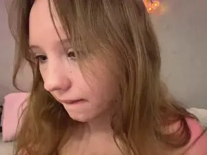 NidiaButtner  live sex cam