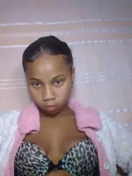 Rowane1  live sex cam