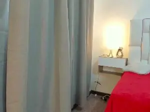 Meganqueen2  live sex cam