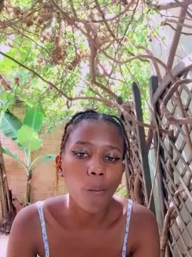 KynaFrenchy  live sex cam