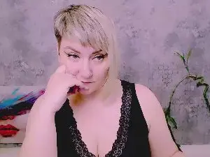 Djullia  live sex cam