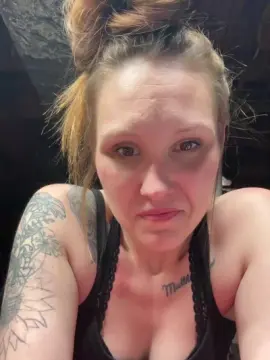Elliehawkins  live sex cam
