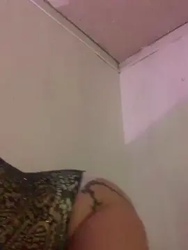 GatiteSalvage  live sex cam