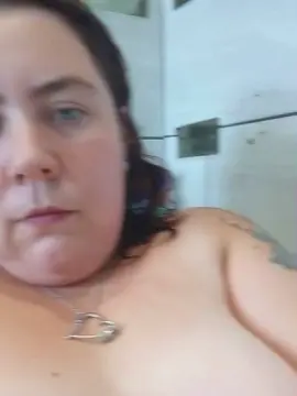 Chubbymom95  live sex cam