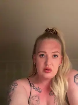Bonnieclyydexxx  live sex cam