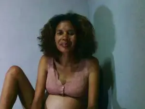Valisoaht20  live sex cam