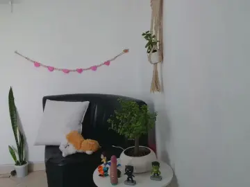 Zendaya444  live sex cam