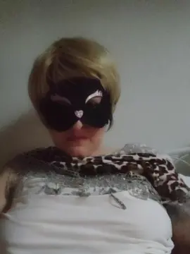 Casalinga84  live sex cam