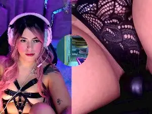 LindaCarrie  live sex cam