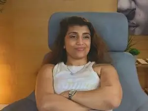 LaquitaWhichard  live sex cam