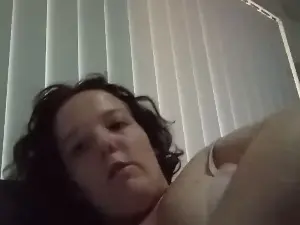 Louise69  live sex cam