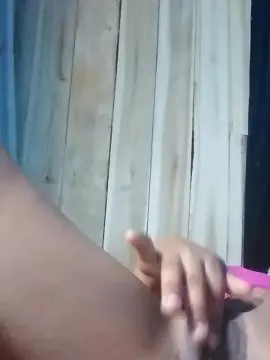 Valerie72  live sex cam