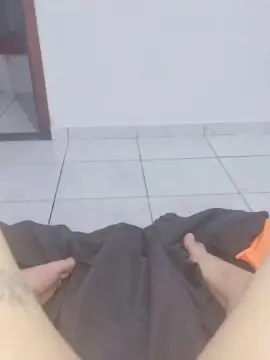 Buzztutti2p  live sex cam