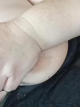 Isabelita45  live sex cam
