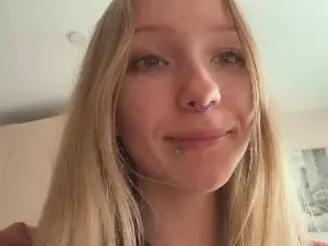 MarvaHelland  live sex cam