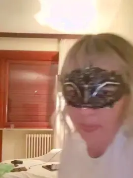 SoftRubyRed  live sex cam