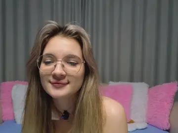 CaitlynBronze  live sex cam
