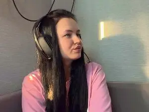 HoaOlejarski  live sex cam