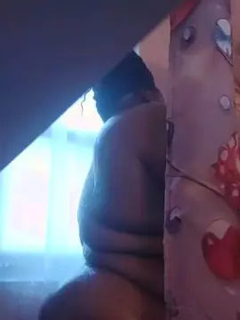 Voluptuous7  live sex cam