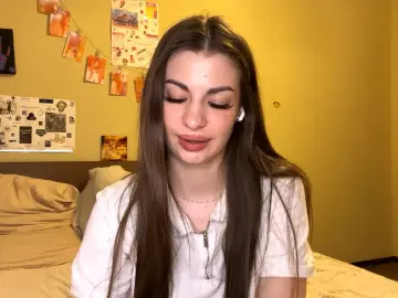 SilviaWyze  live sex cam