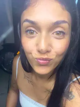 IndiraDelux  live sex cam