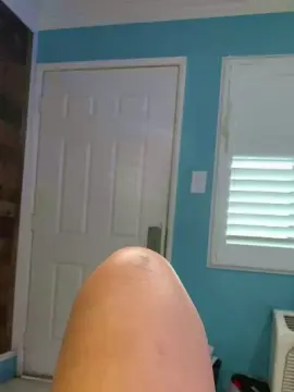 Young00000  live sex cam