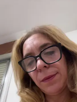 Rubi228  live sex cam