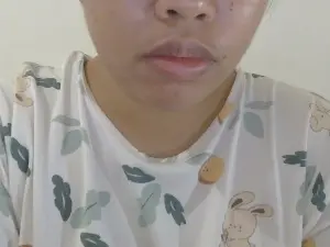 Sweet_charm18  live sex cam