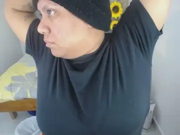 Hotlesby4uxxx  live sex cam