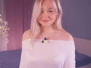 KatieGroves  live sex cam