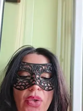 Miranda69  live sex cam