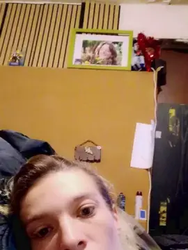 Mllesexxyy  live sex cam