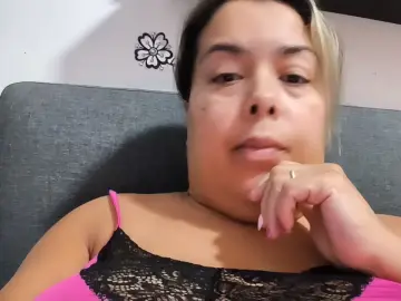 Elodie_974  live sex cam