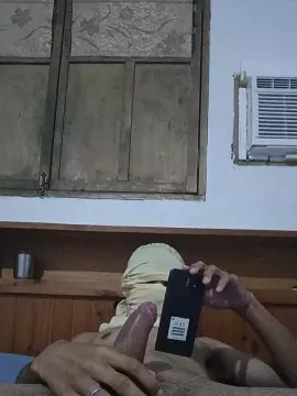Yorgelis24  live sex cam