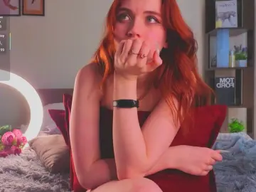 EmileeTrantham  live sex cam