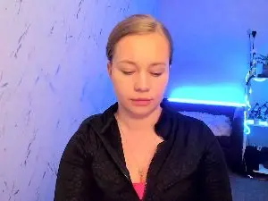 Holly_amazing  live sex cam