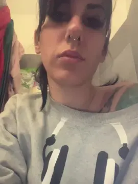 Nissa92  live sex cam