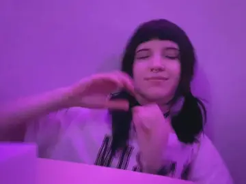 TiffanieStark  live sex cam