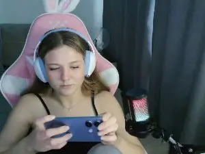 EloisLoncaric  live sex cam