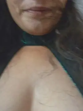 Gellizzy46  live sex cam