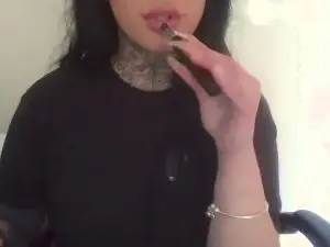 Iamyourdoll  live sex cam