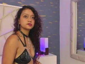 LunaGatti  live sex cam