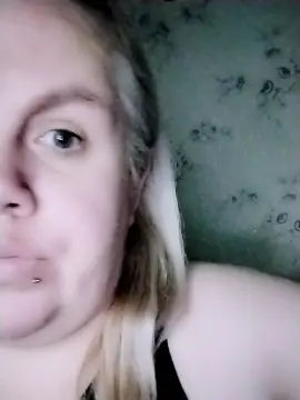 Missmystirous  live sex cam