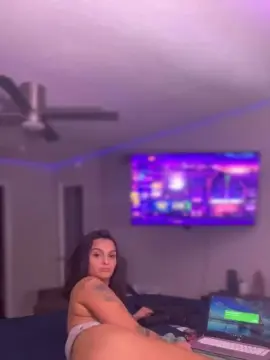 OFCreamBee  live sex cam