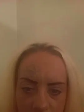 Hothoney86  live sex cam