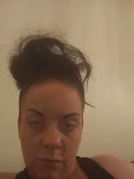 Hothoney86  live sex cam