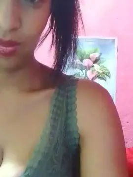 Julliah  live sex cam